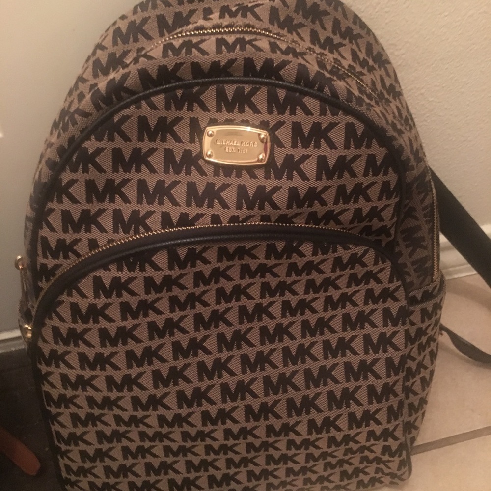 2 Michael kors designer book bags for $325 each - Picture 4 of 6
